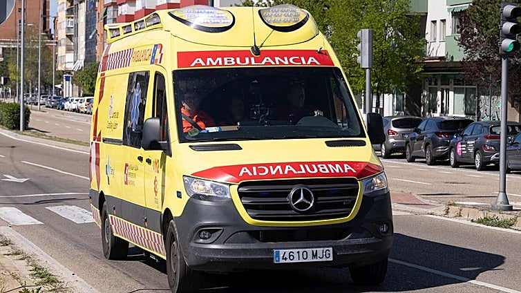 Herido tras ser golpeado por un autobús en un pueblo de Ávila
