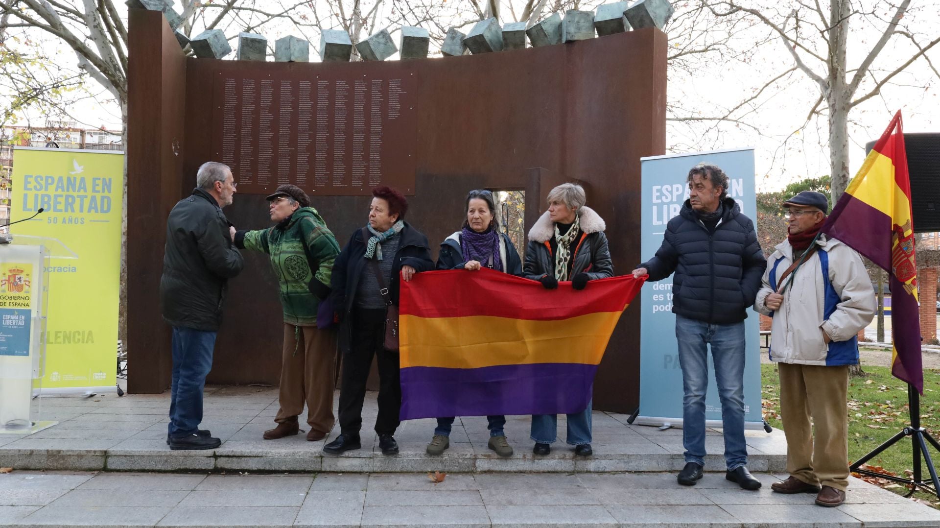 La placa con los nombres de los 497 represaliados franquistas vuelve a Palencia