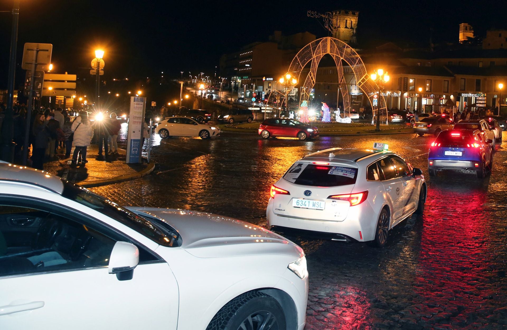 Fotos del aluvión de turistas por las calles de Segovia