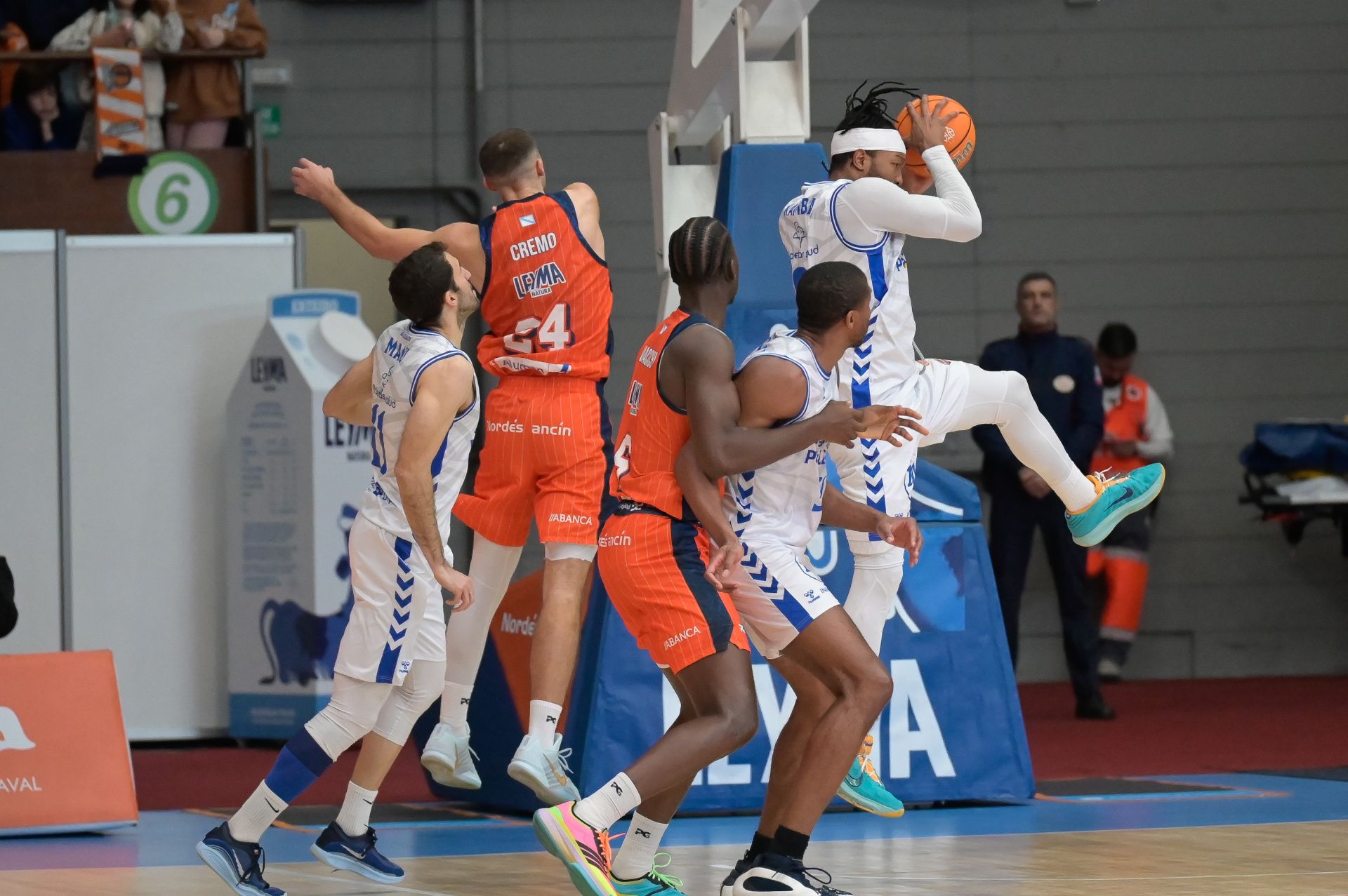 Así ha sido la derrota del Súper Agropal Palencia en la pista del Leyma Coruña