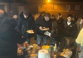 La castañada se volvió a celebrar en la plaza de Santa María.