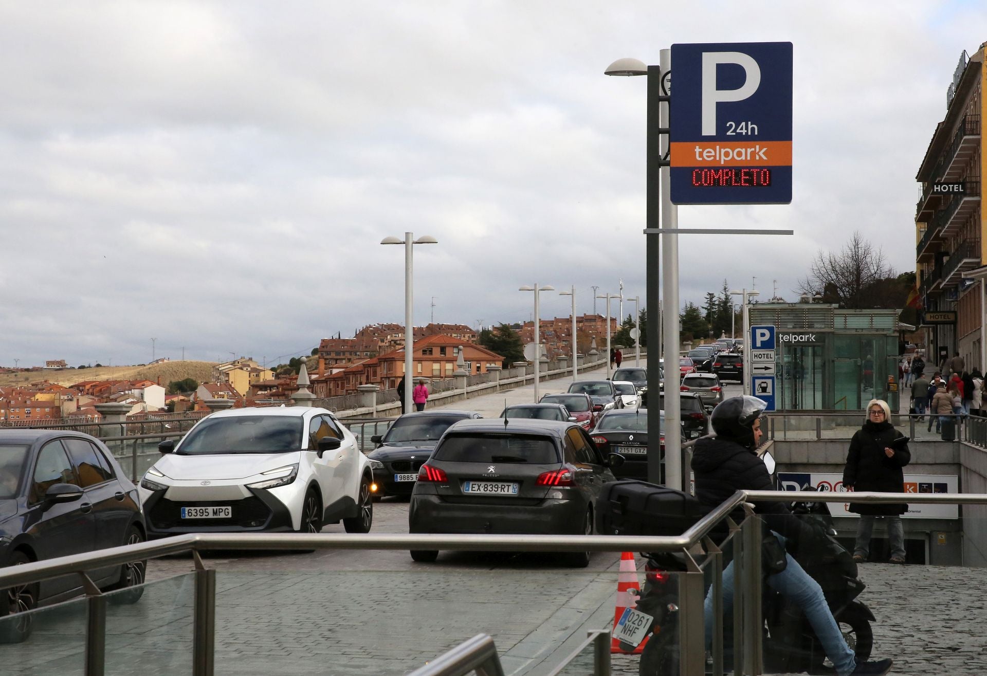 Fotos de los problemas en aparcamientos de Segovia