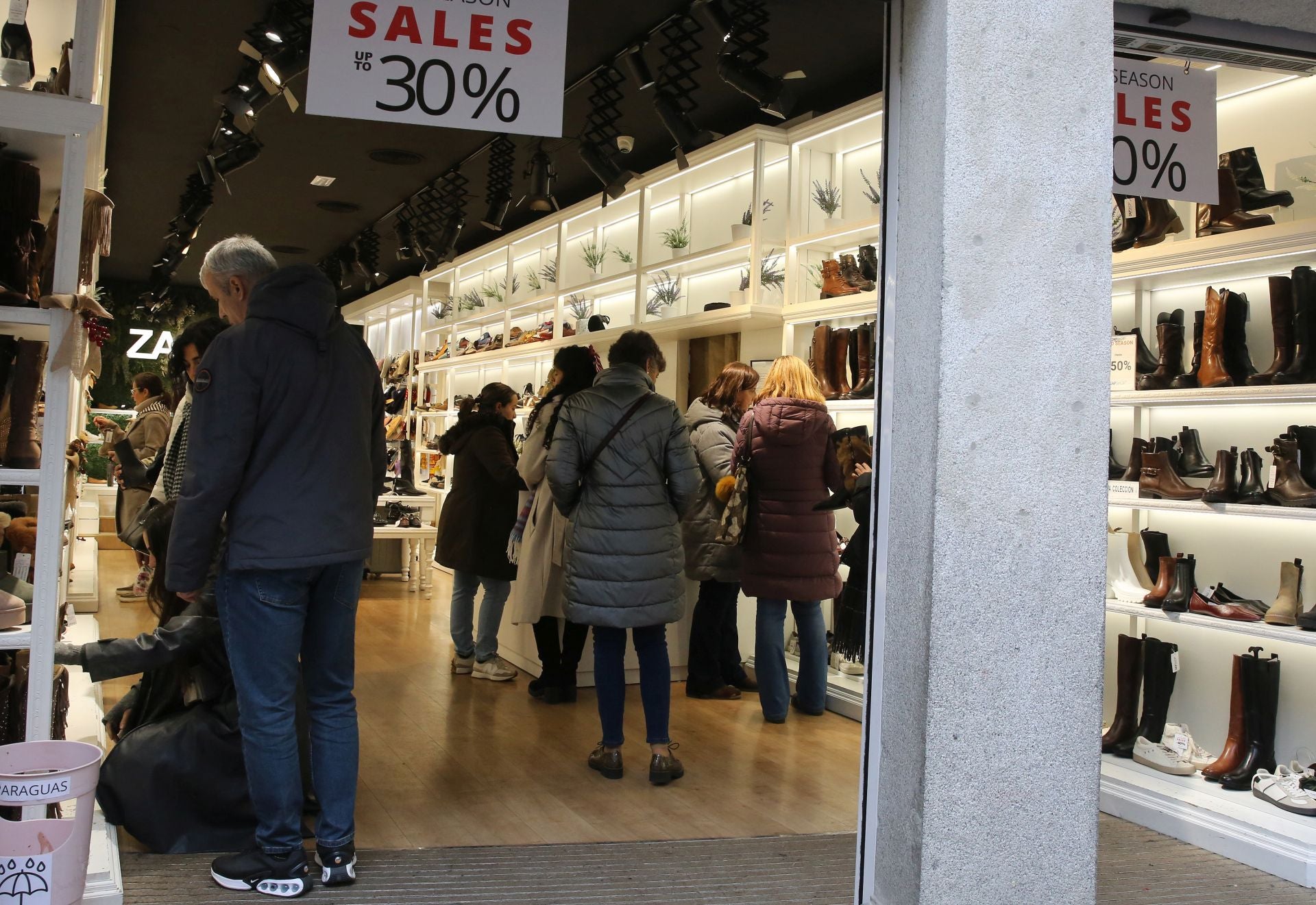 La avalancha de turistas durante el puente, en imágenes