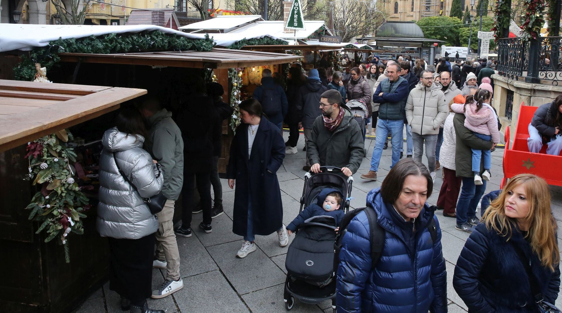 La avalancha de turistas durante el puente, en imágenes