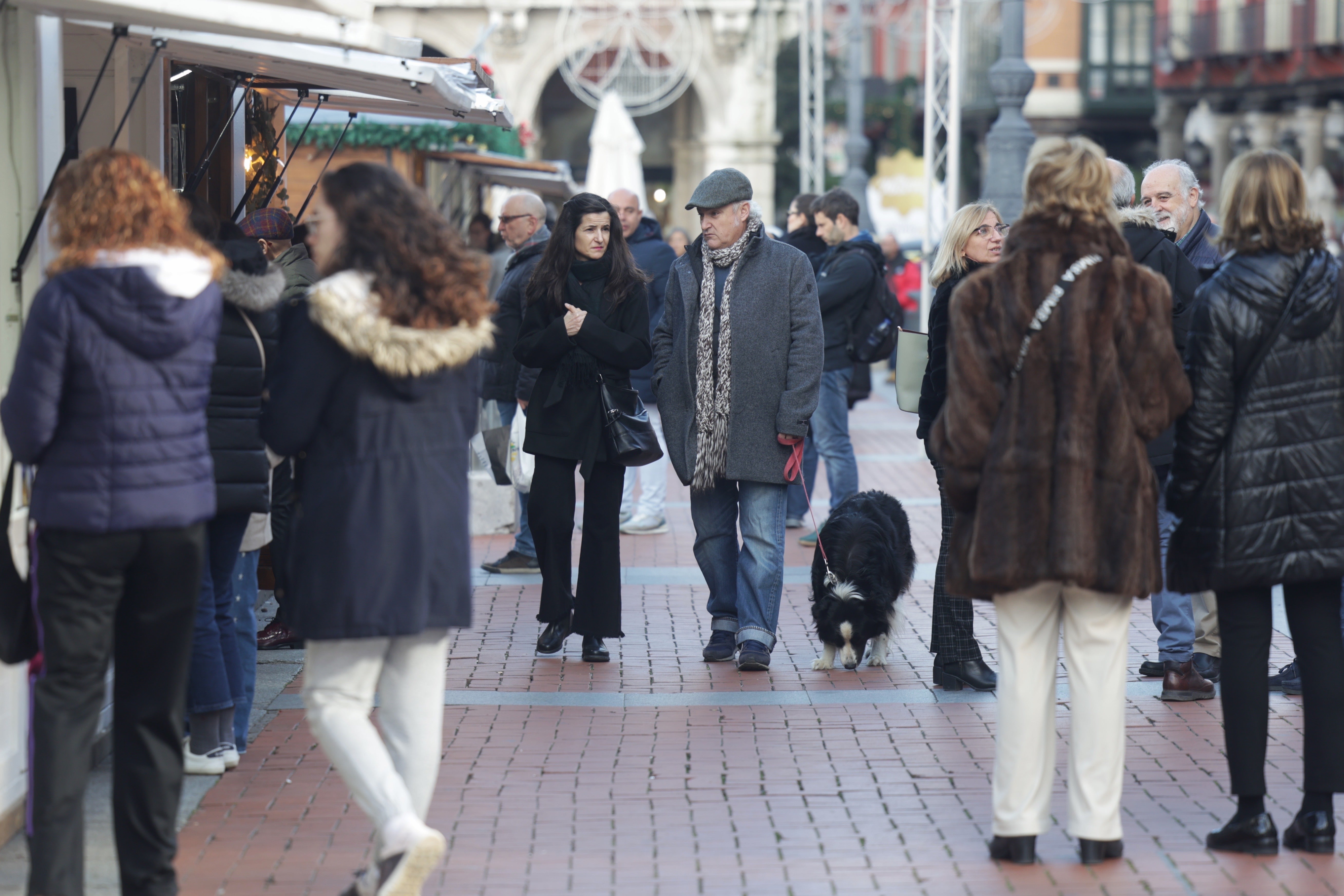 Las imágenes del mercado y el ambiente navideño en Valladolid