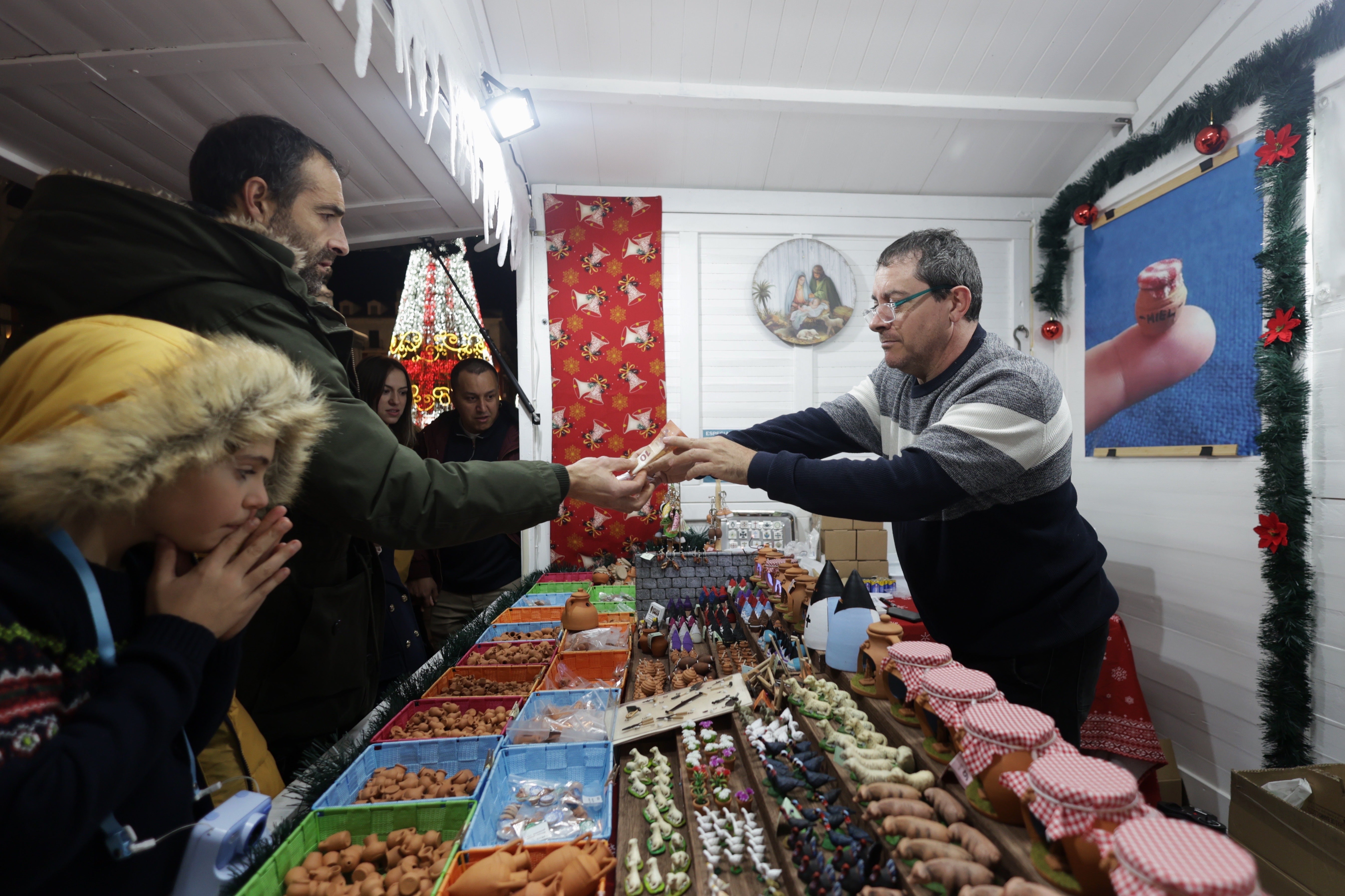 Las imágenes del mercado y el ambiente navideño en Valladolid