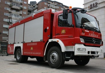 Arde un turismo en plena A-11 en La Cistérniga