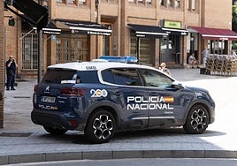 Imagen de archivo de un vehículo de la Policía Nacional en Valladolid.