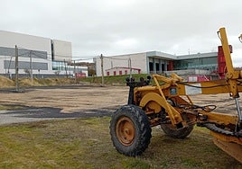 Parcela adecentada detrás del parque de Bomberos de Segovia.