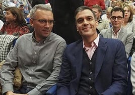 Javier Izquierdo (i) con el presidente del gobierno, Pedro Sánchez,, en 2019 en Valladolid.