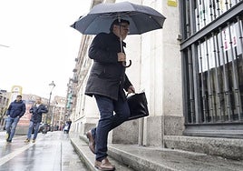 El exviceconsejero de Economía de la Junta de Castilla y León, Rafael Delgado, acude a declarar en la Audiencia Provincial el pasado miércoles.