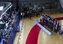 Foto de familia durante la Cumbre con los Balcanes Occidentales, en la sede del Consejo Europeo.