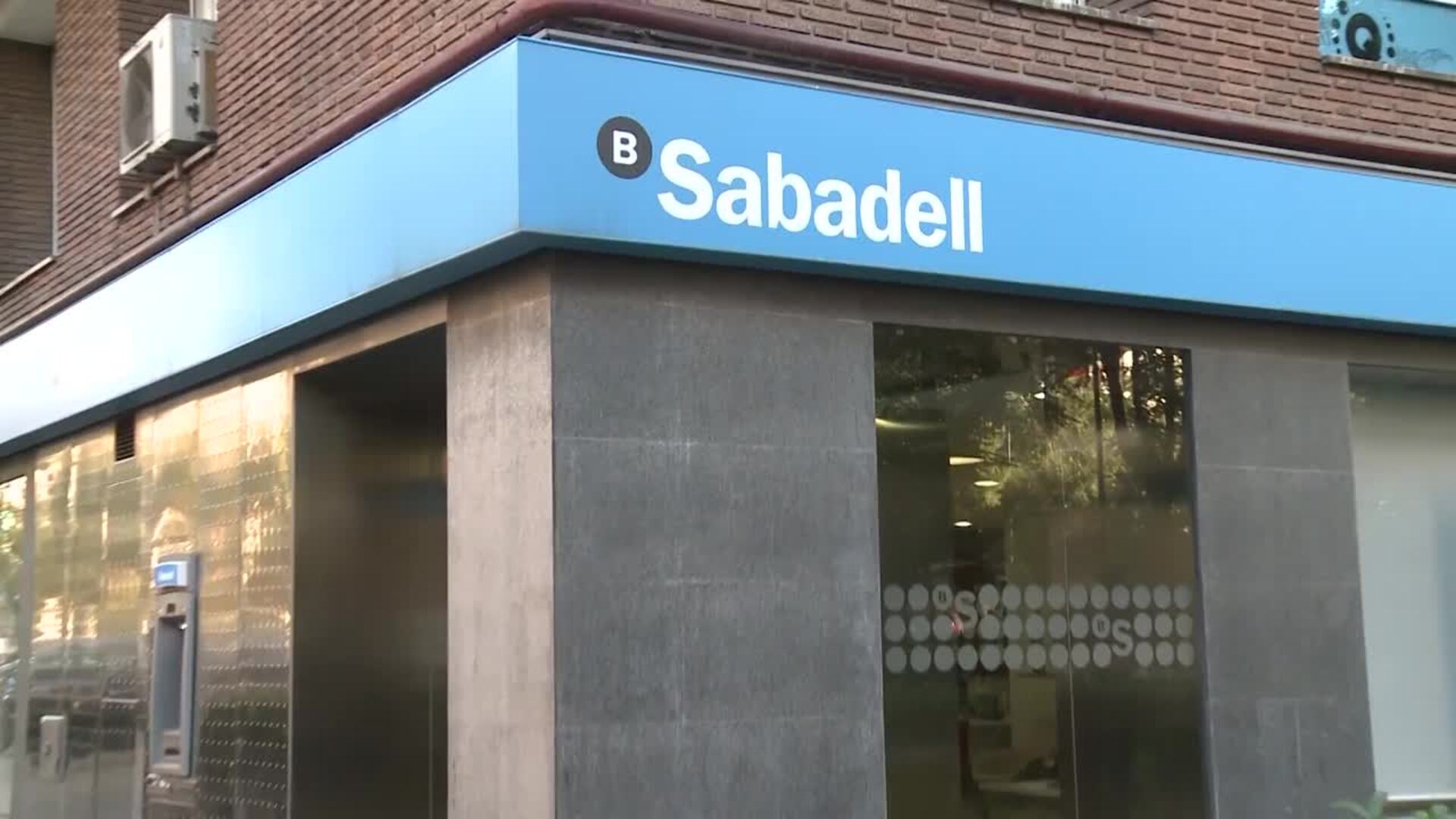 Sabadell gana 489 millones hasta marzo, un 58,6% más