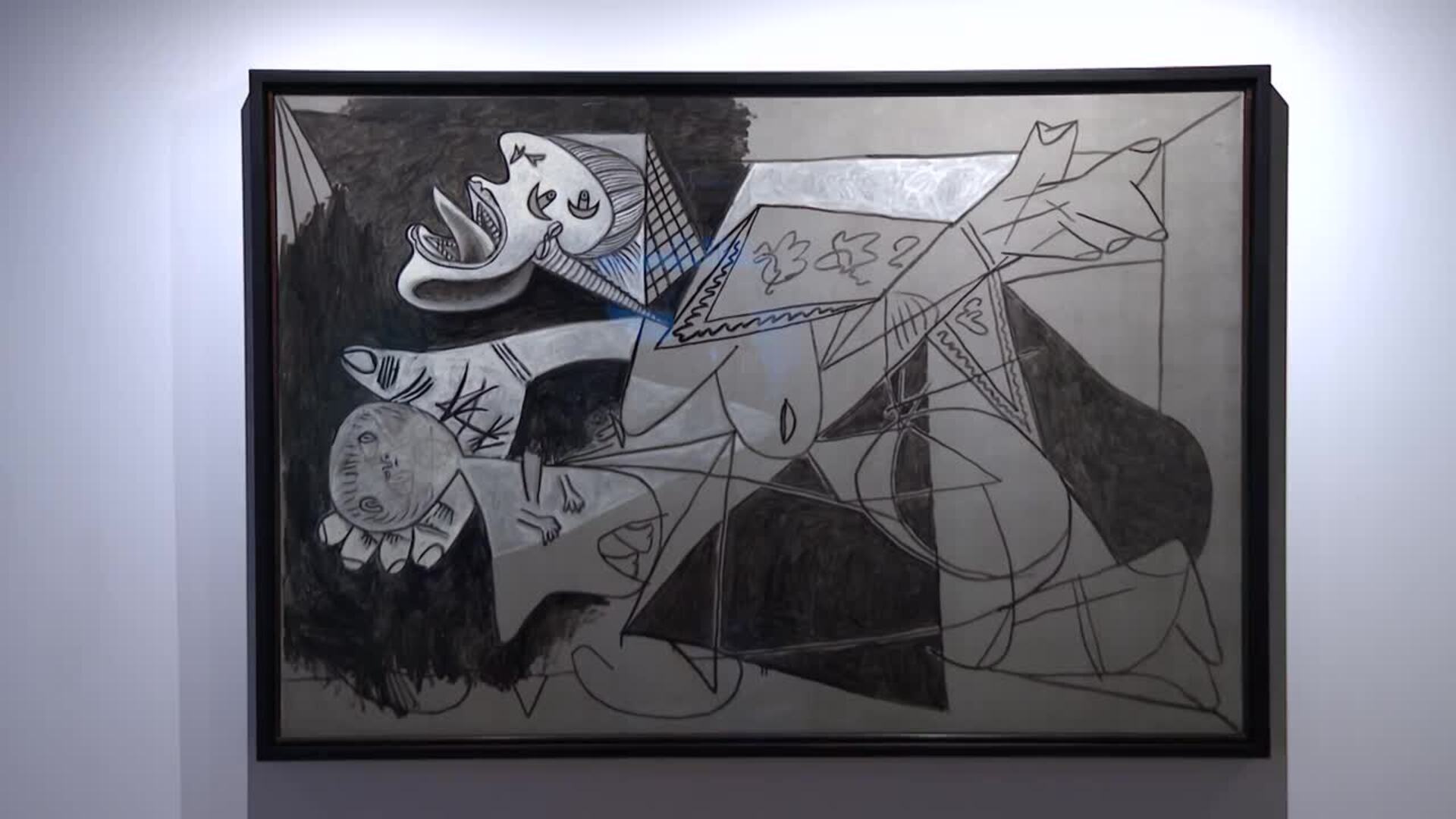 El CCCB reflexiona sobre el potencial de las imágenes en una exposición con 300 piezas