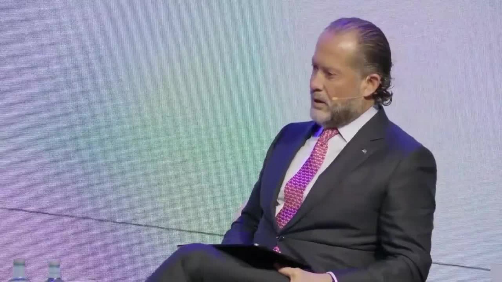 Escotet (Abanca) expresa un "no" rotundo a una posible fusión con Sabadell y Unicaja