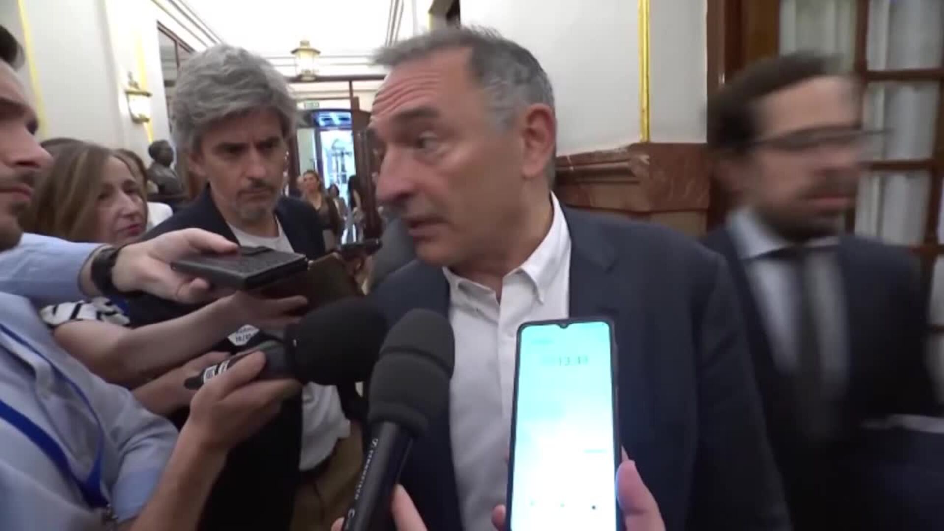 Enrique Santiago (IU) duda de que Leire Díez hable en nombre del PSOE