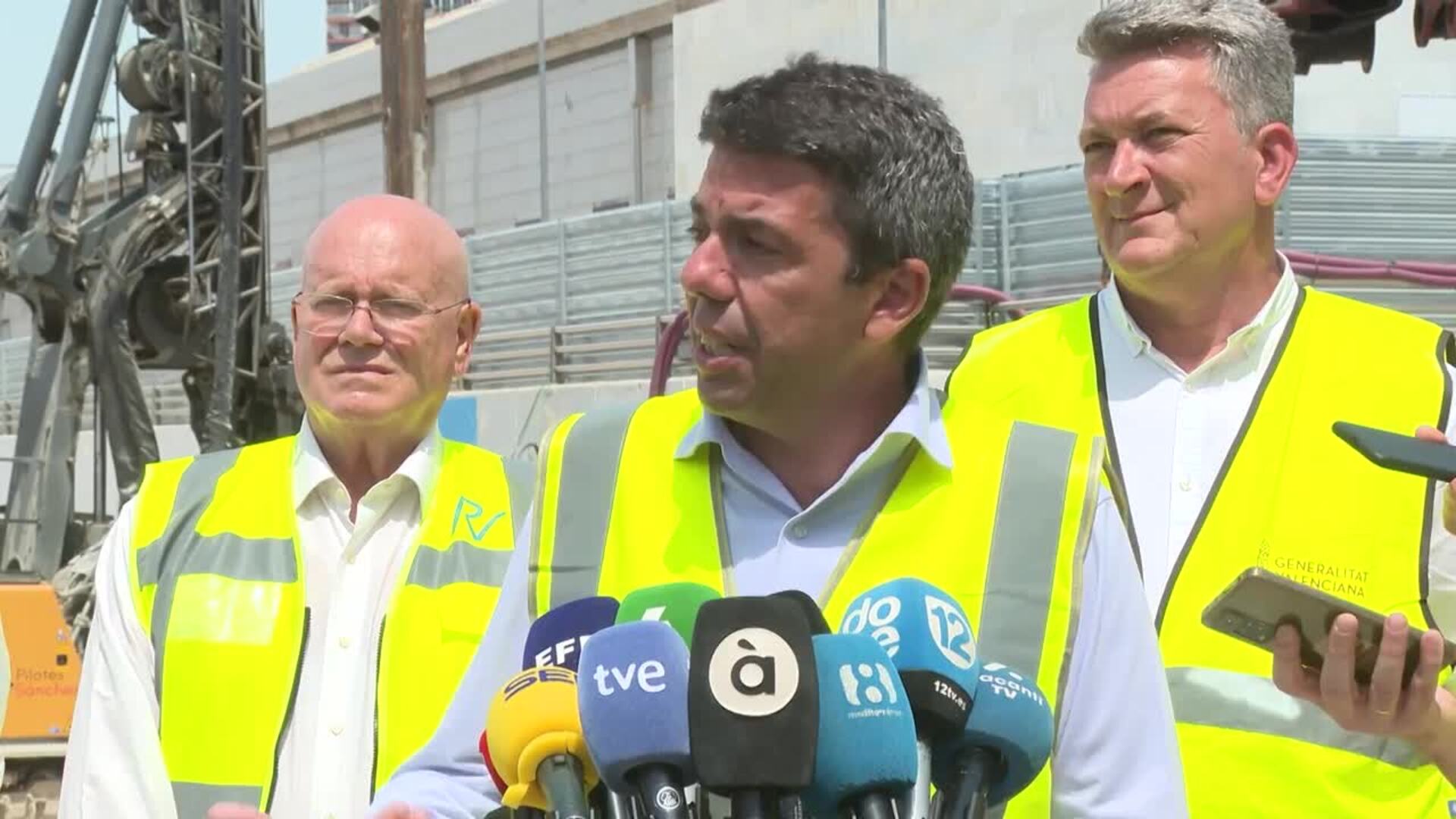Mazón le recuerda a Sánchez que aprobó presupuestos y él todavía no lo ha hecho