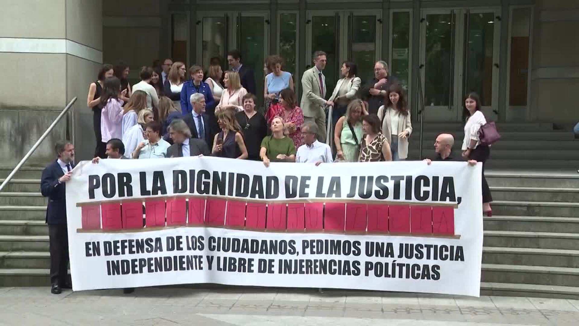 Jueces y fiscales avisan de que irán a huelga si el Gobierno no retira las reformas