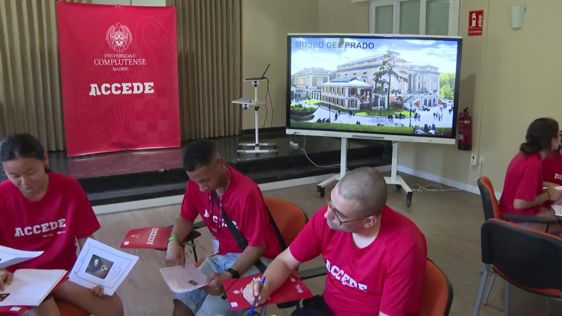 Jóvenes con discapacidad exploran la "accesibilidad cognitiva" en el campus de UniDiversidad