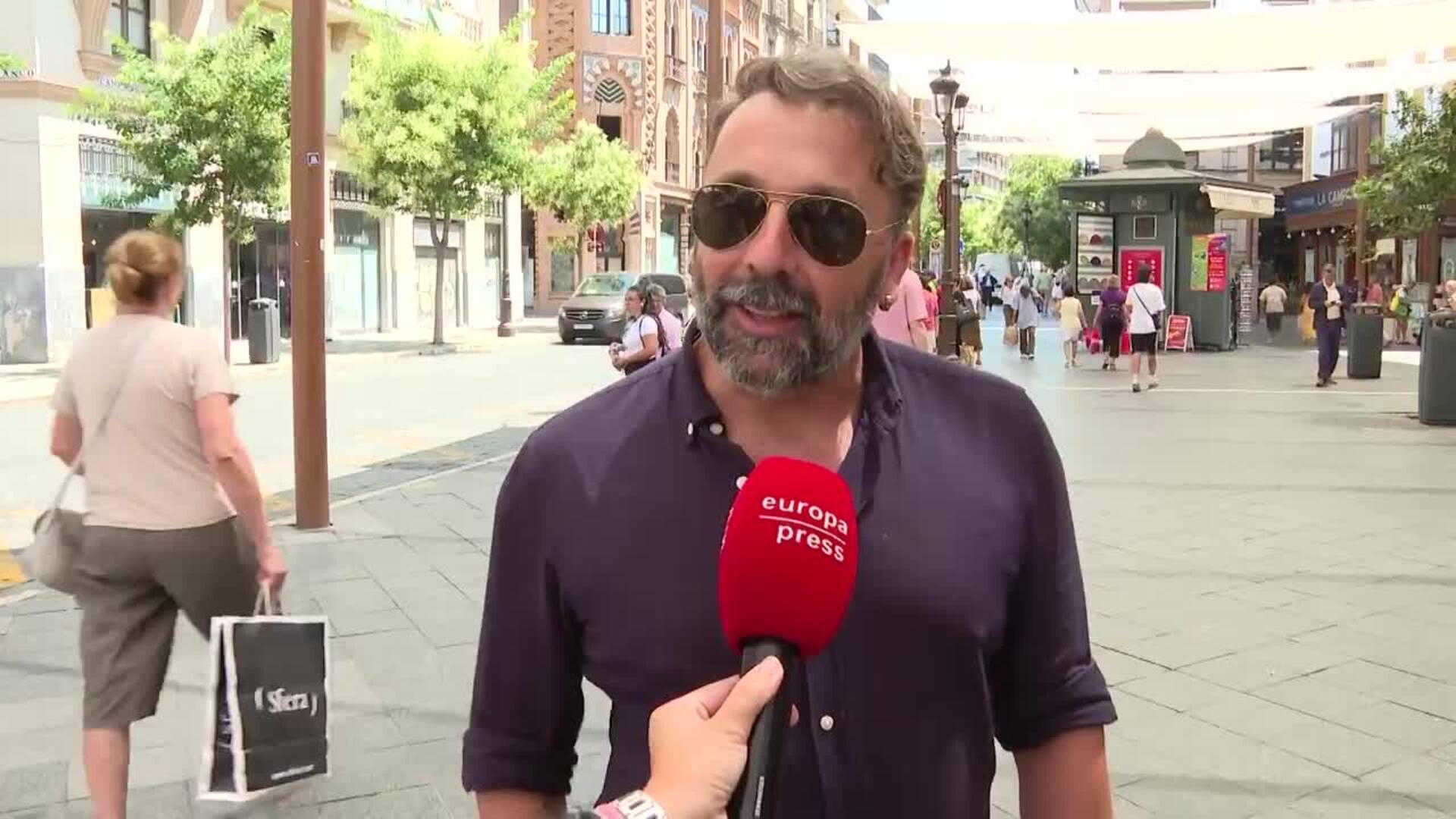 Sevillanos expresan su malestar por las altas temperaturas: “Es insoportable”