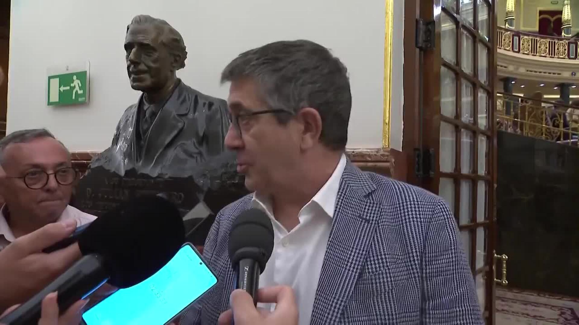 Patxi López adelanta que las medidas irán "contra los corruptos y los corruptores"