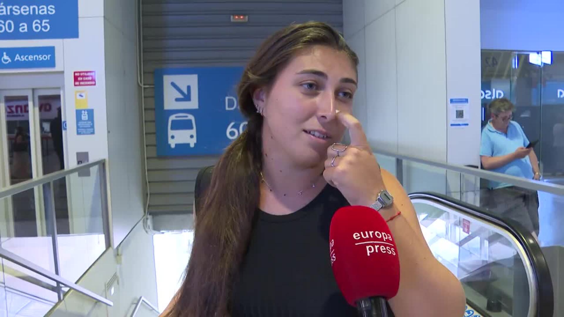 Viajeros analizan la operación salida de verano en la estación de Méndez Álvaro