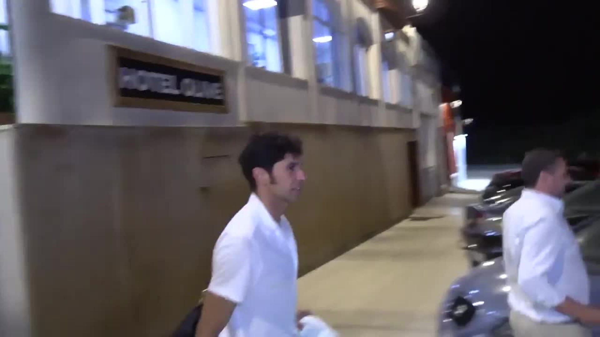 El torero Cayetano Rivera sale ileso de un accidente tras chocar su vehículo contra una palmera