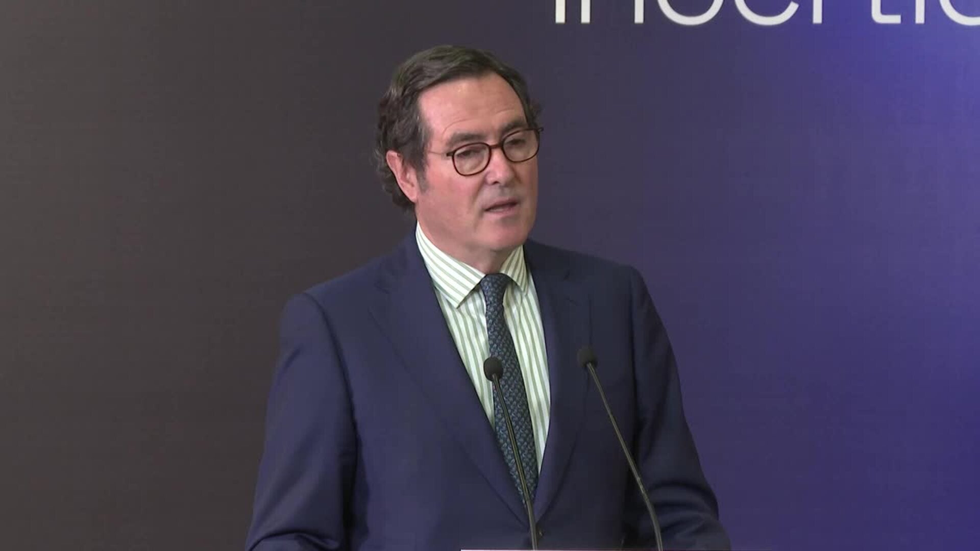 Garamendi echa en falta "cultura del esfuerzo'" y dice que el "gran problema" es el absentismo