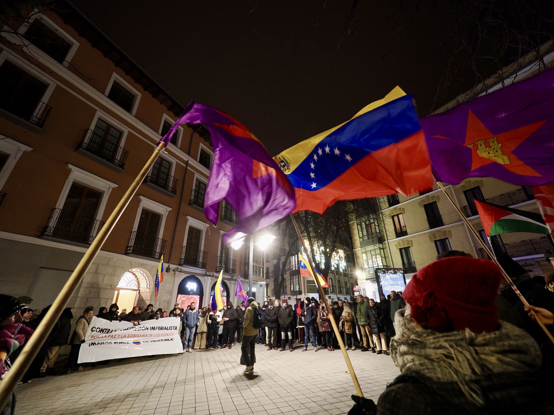 Las imágenes de la movilización de la izquierda por «la agresión imperialista» de Trump