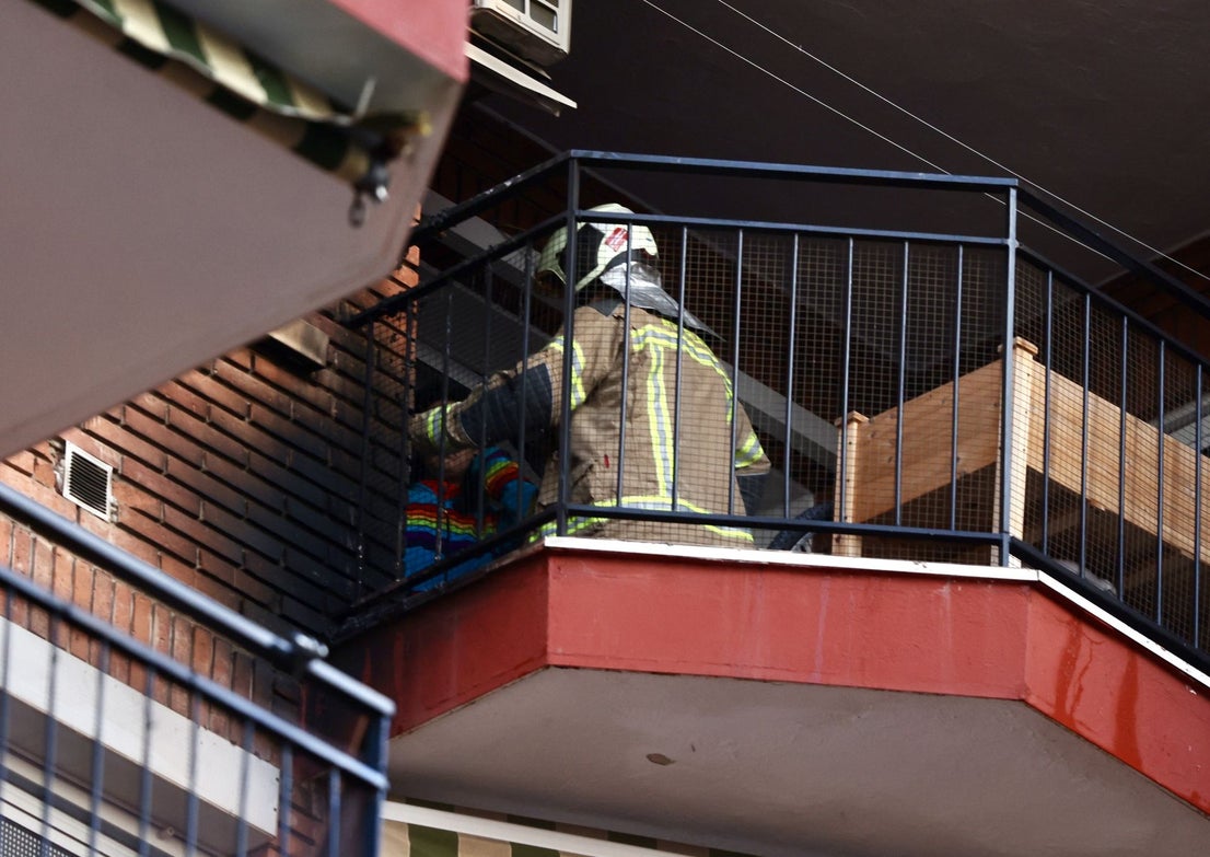 En imágenes el incendio en la terraza de una vivienda en Delicias | El ...