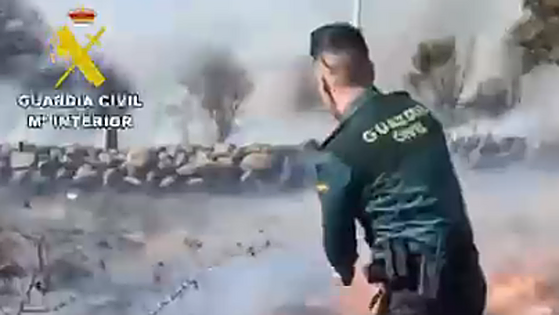 Una «quema autorizada» se descontrola por el viento y calcina cuatro hectáreas