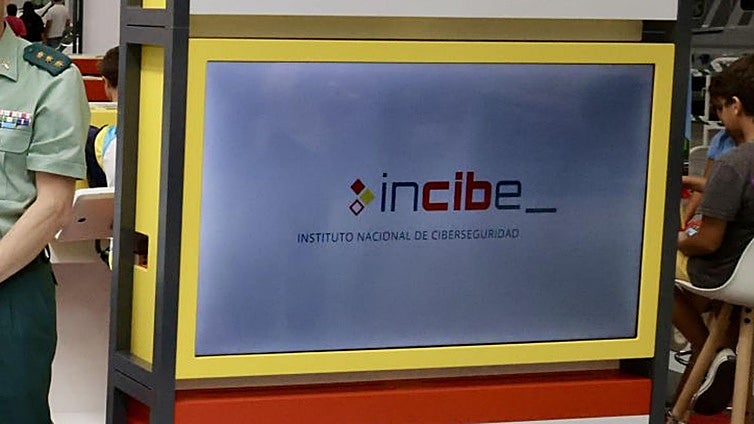 Incibe alerta de que el bulo del aumento de la pensión en WhatsApp estafa a usuarios sénior