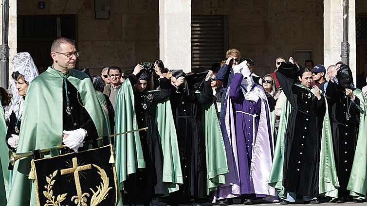 La Semana Santa se despide de Palencia con hermandad, buen tiempo y gran ambiente en las calles