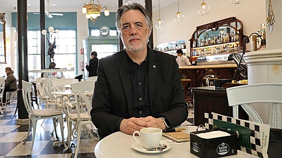 Diego Fernández Magdaleno: «Uno de mis mayores placeres es tomar un café y hojear un libro en el Lion D'Or»