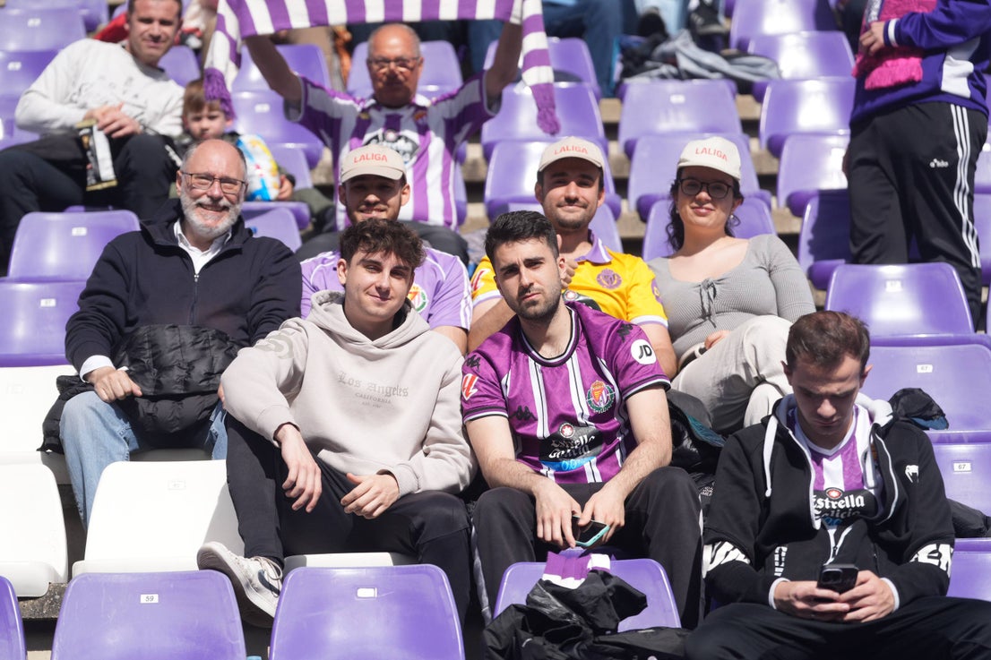 Búscate en la grada del Real Valladolid - Real Zaragoza (3/4) | El ...