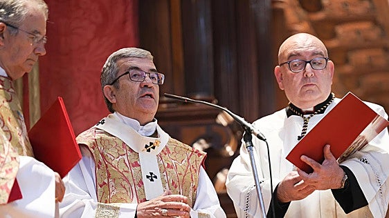 Luis Argüello predica sobre pobreza, castidad y obediencia en la misa por San Pedro Regalado