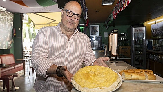 Gonzalo Coello: «Mari prepara las mejores tortillas de Valladolid en La Central»