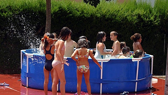 Muere ahogado un niño de 2 años en una piscina hinchable en un domicilio de Almazán
