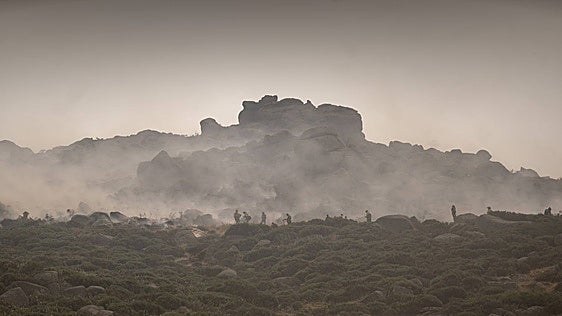 El humo toma la ciudad de Ávila y el Ayuntamiento pide precaución, sobre todo a los más vulnerables