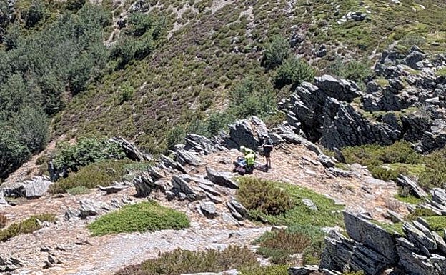 Rescatada una mujer que se sent�a indispuesta cuando hac�a una ruta en la sierra de <h3 class='enlacePalabraNoticia' onclick='opcionBuscarActualidad('Ayll�n','')' >Ayll�n</h3>