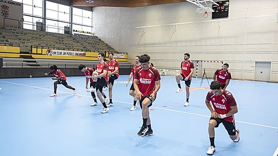 Balonmano Nava cambiará de calzado a mitad de temporada