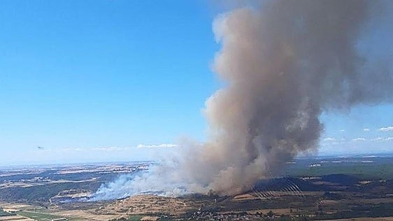 El incendio de Gradefes alcanza el nivel 1 del IGR debido a que peligra una gran masa forestal