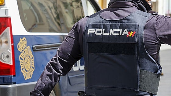 Roban en tres viviendas del mismo rellano en un inmueble de la avenida de Asturias