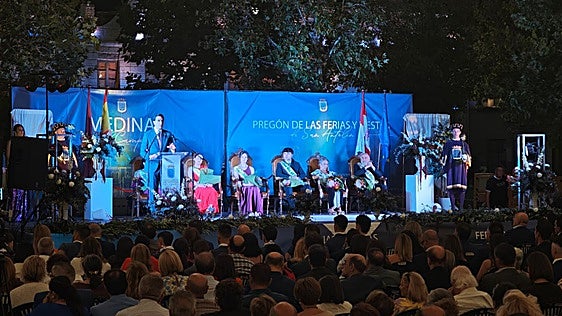 Las peñas reivindican en el pregón el «orgullo de pertenecer» a Medina del Campo