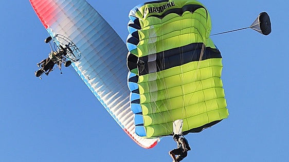 Las imágenes de la exhibición de vuelo libre en el Ribera Sur