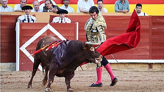 Morante, Talavante y Rufo provocan un tsunami (exagerado) de trofeos