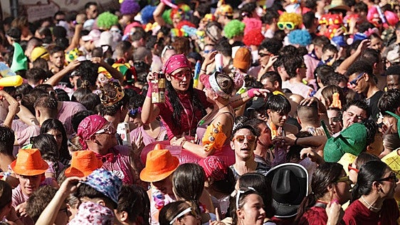 Así te hemos contado en directo el desfile de peñas y el pregón que ha inaugurado las Fiestas de Valladolid