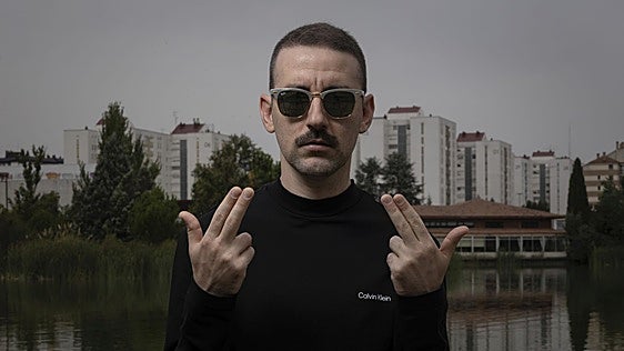 Erik Urano: «Me gusta hacer discos conceptuales sin caer en la pretenciosidad»