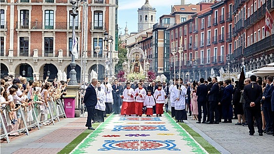 La Virgen de San Lorenzo regala esperanza en medio de una ciudad en fiestas