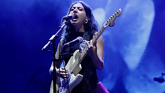 Maref brilla como antesala de Ronnie Wood e Imelda May